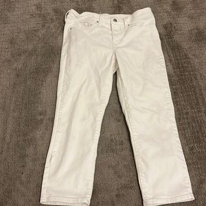 - Levi white capri jeans